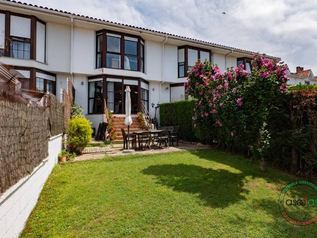 Chalet en venta en Santolaya, Siero