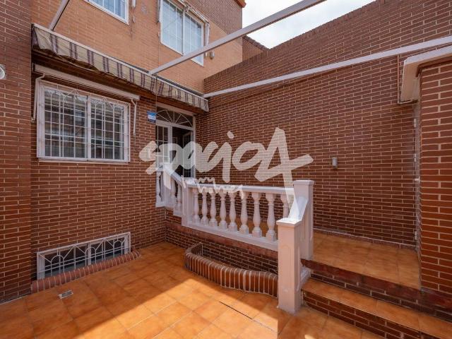 Villa en venta en Alcalá De Henares, Venecia