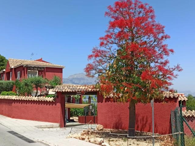 Villa en venta en La Nucia