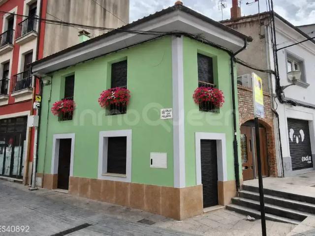 Chalet en venta en Santolaya, Siero