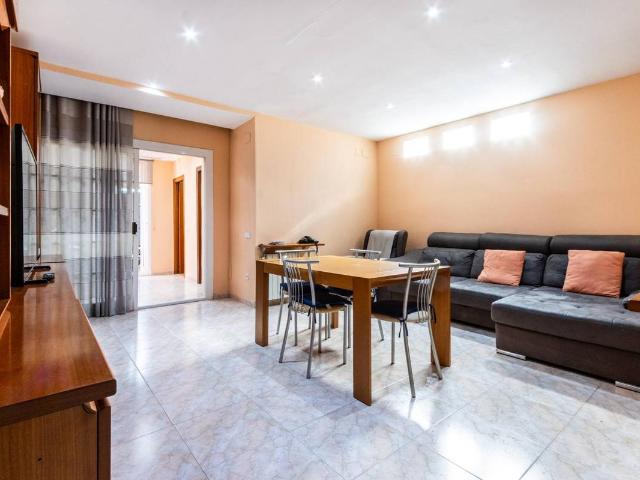 Chalet en venta en Barri Antic, Barberà del Vallès