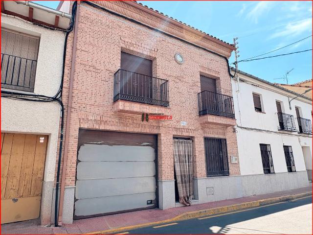 Villa en venta en La Torre De Esteban Hambrán
