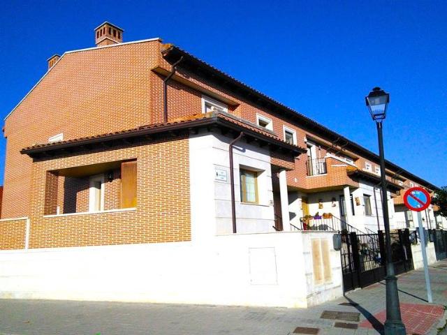 Villa en venta en Laguna De Duero