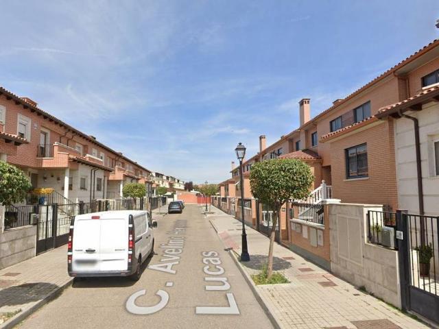 Villa en venta en Laguna De Duero