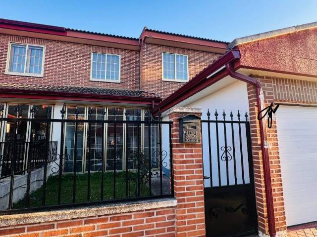 Chalet en venta en Laguna De Duero, Castilla y León