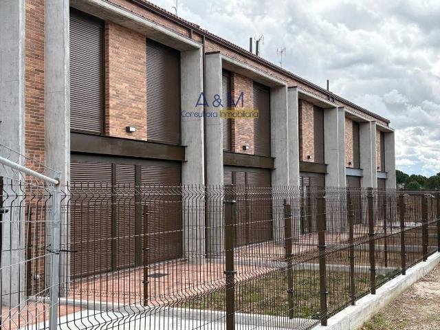 Villa en venta en Laguna De Duero