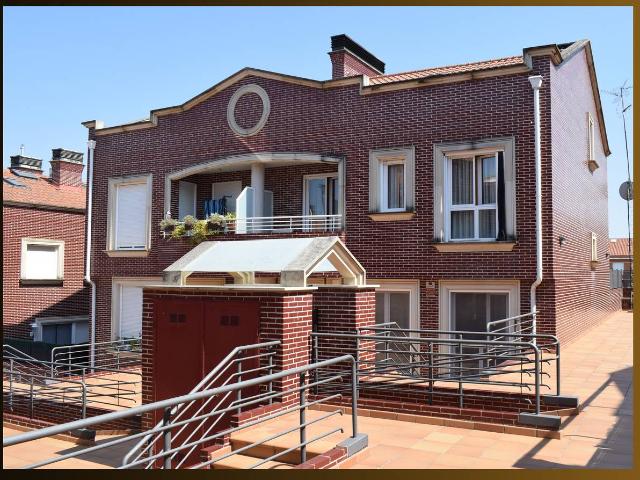Chalet en venta en Villapatro, Lardero