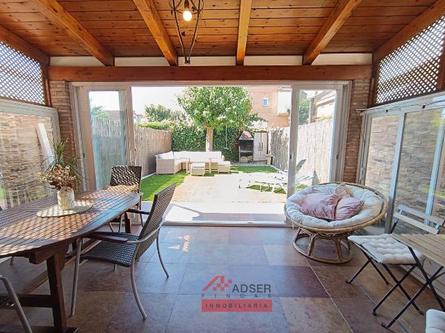 Chalet en venta en Villapatro, Lardero