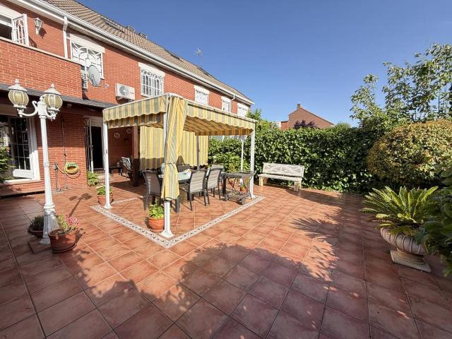 Chalet en venta en Parla, Madrid