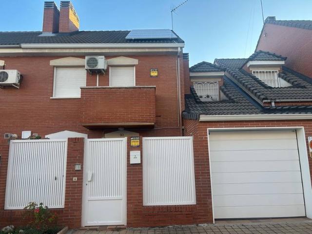 Villa en venta en Parla, La Laguna