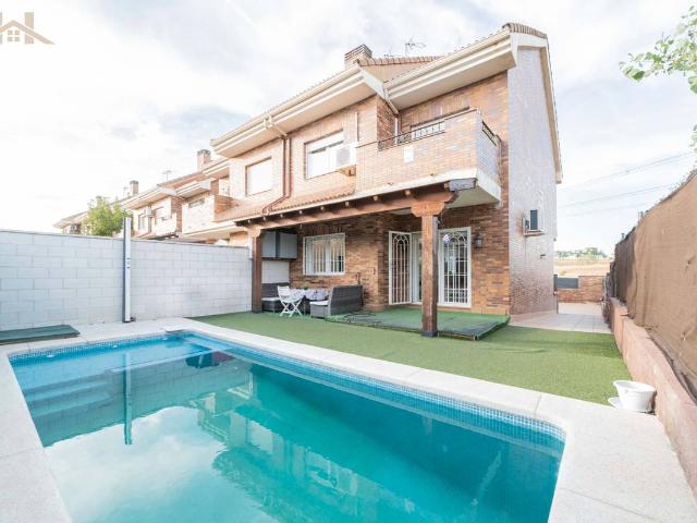 Chalet en venta en Arroyomolinos, Madrid