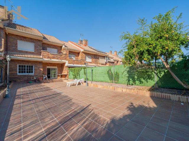 Chalet en venta en Arroyomolinos, Madrid