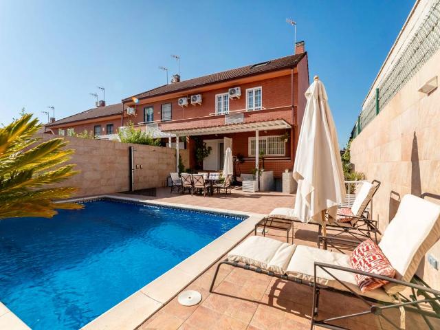 Villa en venta en Arroyomolinos