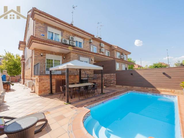 Chalet en venta en Arroyomolinos, Madrid