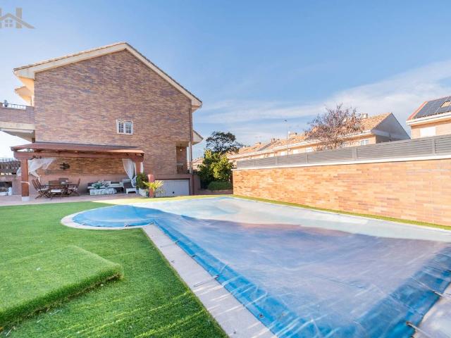 Chalet en venta en Arroyomolinos, Madrid