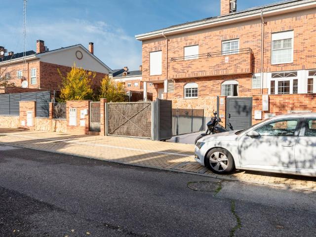 Villa en venta en Arroyomolinos