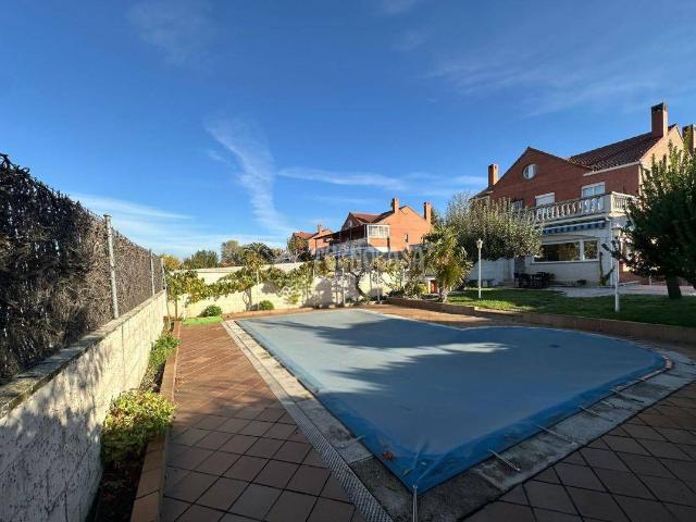 Chalet en venta en Coslada, Madrid
