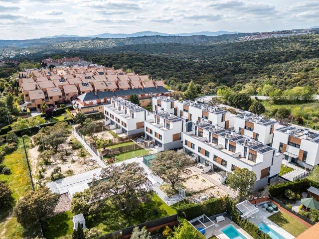 Chalet en venta en Rozas De Puerto Real, Madrid