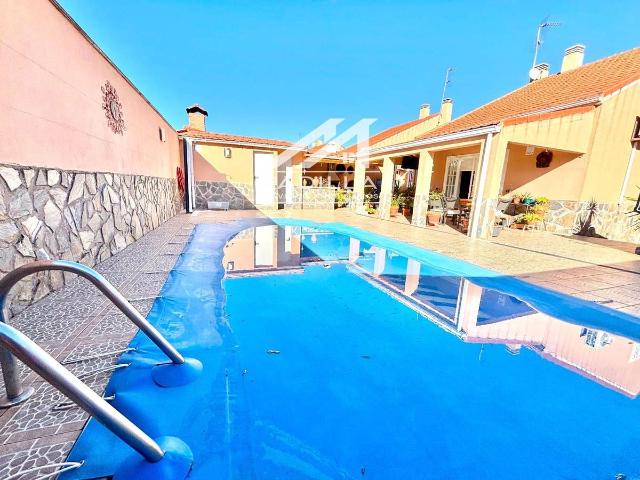 Chalet en venta en Las Ventas De Retamosa, Toledo