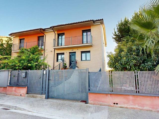 Chalet en venta en Leciñena, Zaragoza