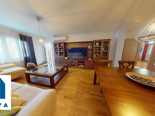 Chalet en venta en Flores, Leganés