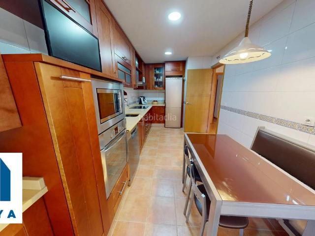 Villa en venta en Leganés, Flores