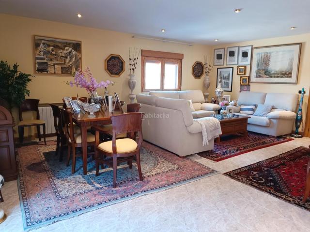 Villa en venta en Leganés, Flores