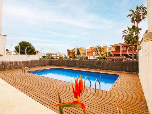 Villa en venta en Cubelles, Barri de la Creu