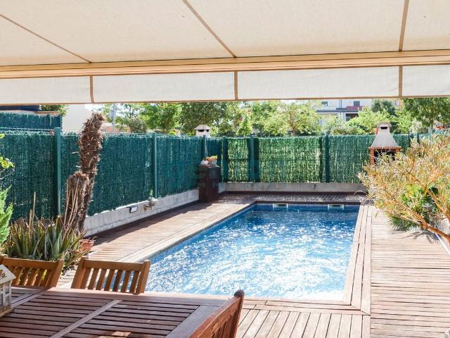 Villa en venta en Llagostera, Cantallops