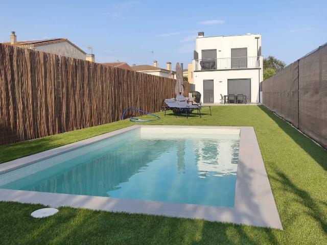 Chalet en venta en Cantallops, Gironès