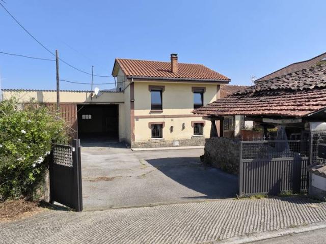 Chalet en venta en Santa Cruz, Llanera