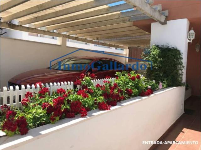 Villa en venta en Rincón De La Victoria