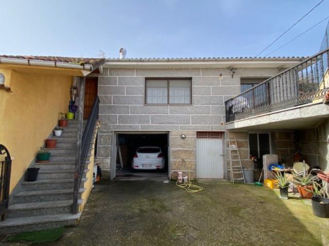 Villa en venta en Lobios