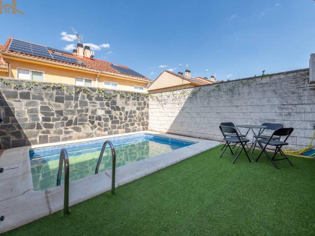 Chalet en venta en Loeches, Madrid