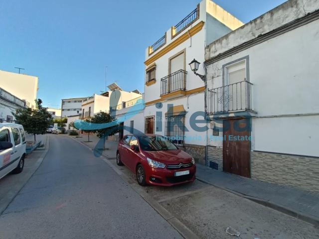 Chalet en venta en Lora Del Río, Andalucía