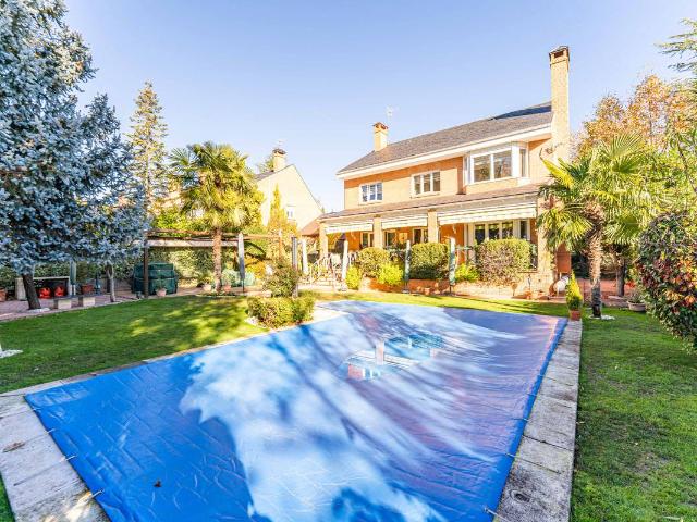 Chalet en venta en Los Bomberos, Torrelodones