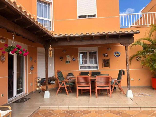 Chalet en venta en Las Casas, Arona