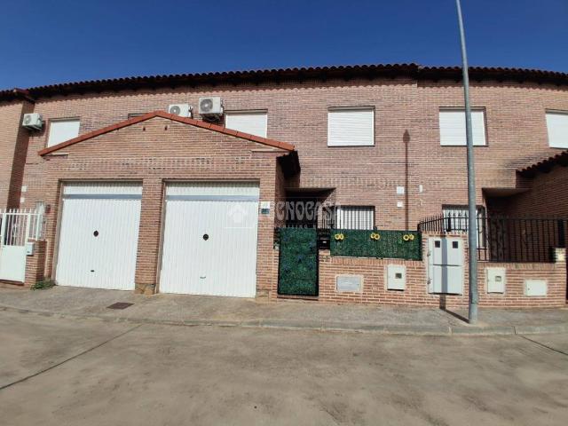 Villa en venta en Lucillos