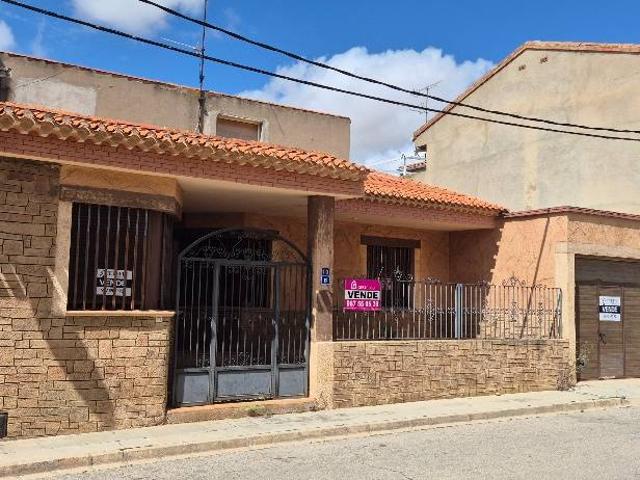 Chalet en venta en Madrigueras, Castilla-La Mancha