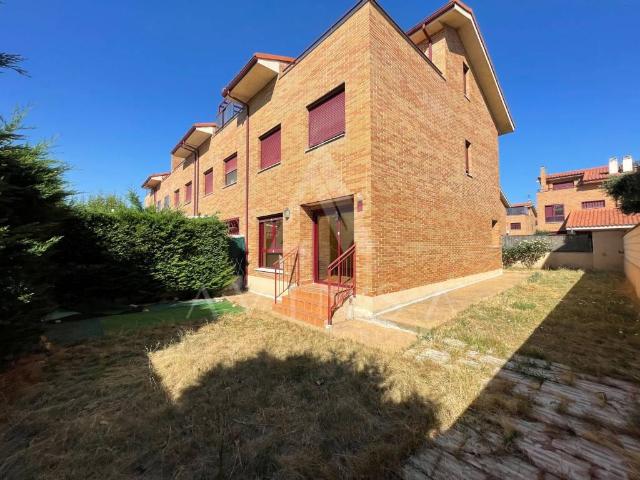 Villa en venta en Marchamalo