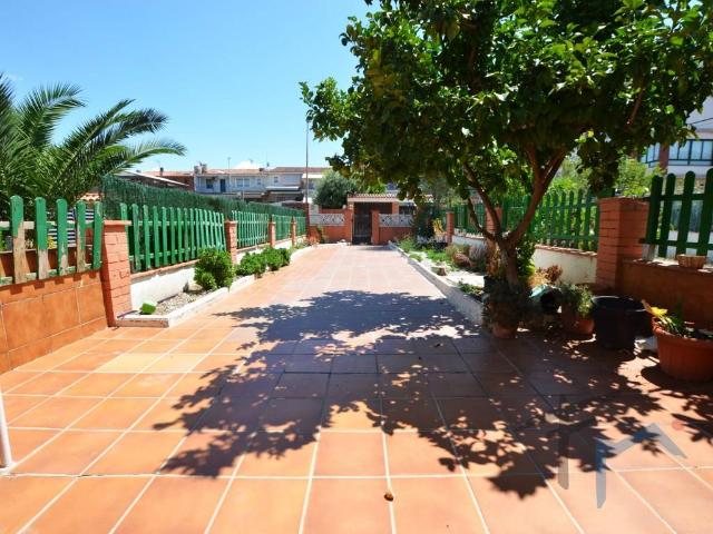 Villa en venta en Masquefa