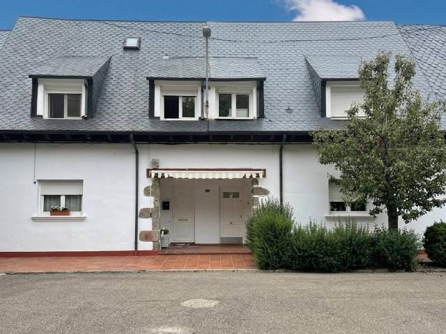 Chalet en venta en Robles de la Valcueva, Matallana de Torío
