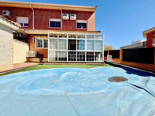 Chalet en venta en Meco, Madrid