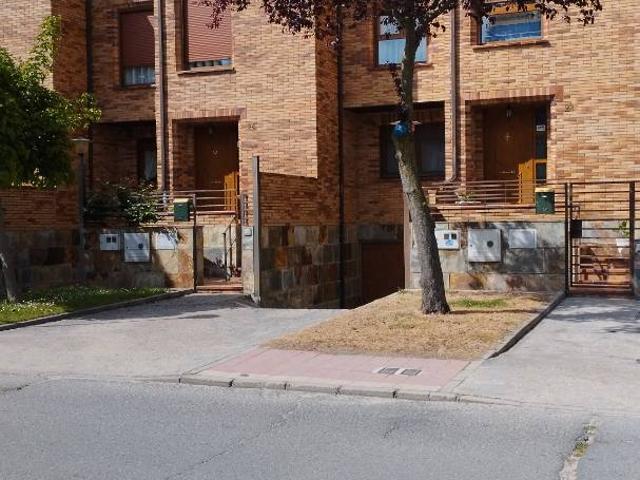 Villa en venta en Medina Del Campo, Medina Sur
