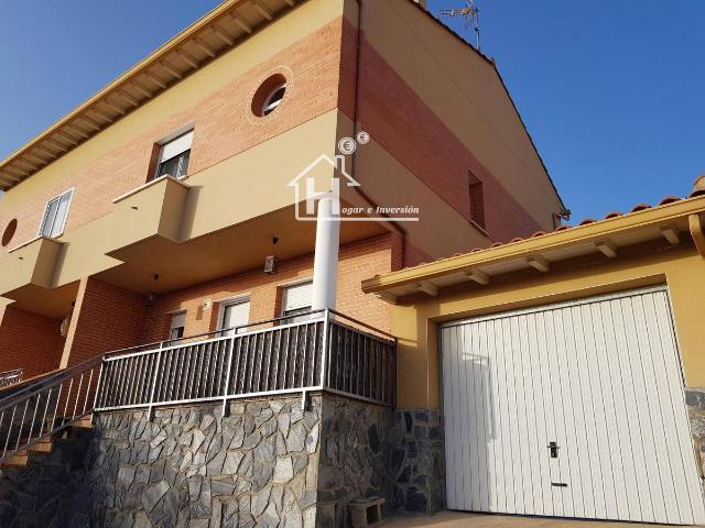 Villa en venta en Mondéjar