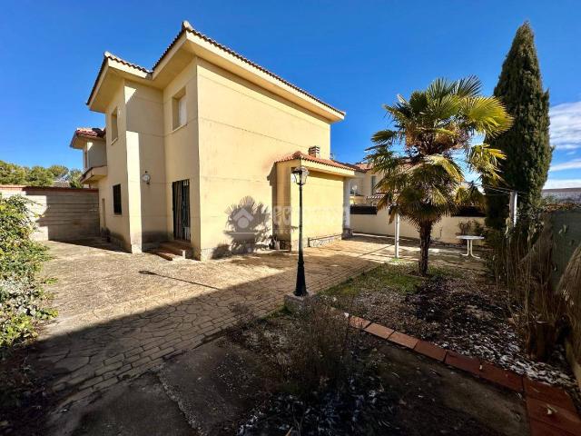 Chalet en venta en Mondéjar, Guadalajara