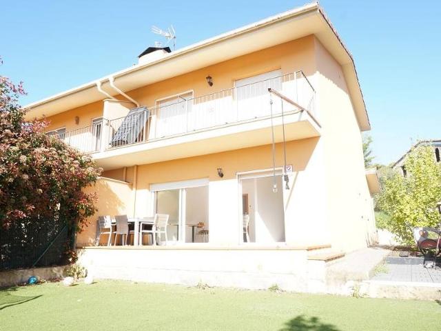 Chalet en venta en Montagut, Garrotxa
