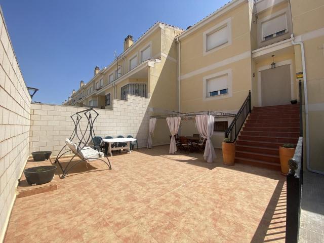 Villa en venta en Montalbo