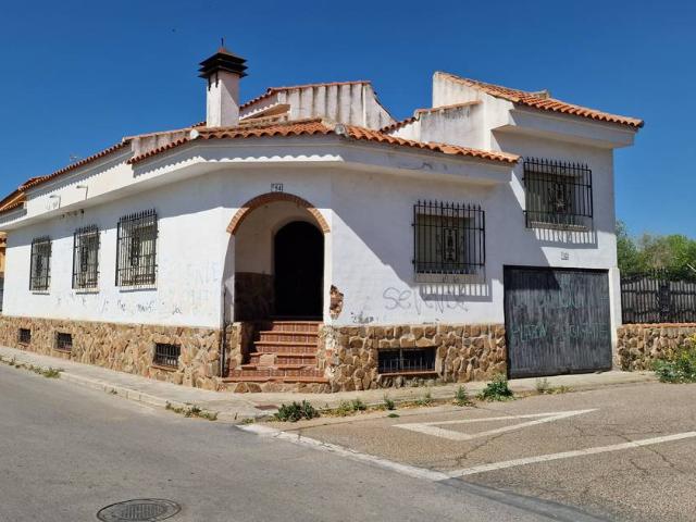 Villa en venta en Mora