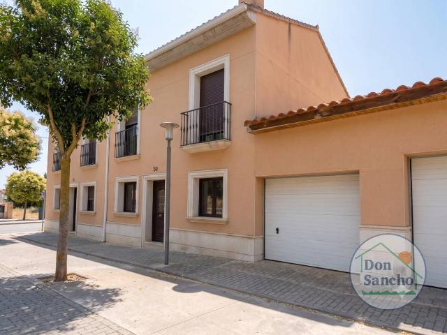 Chalet en venta en Mucientes, Castilla y León